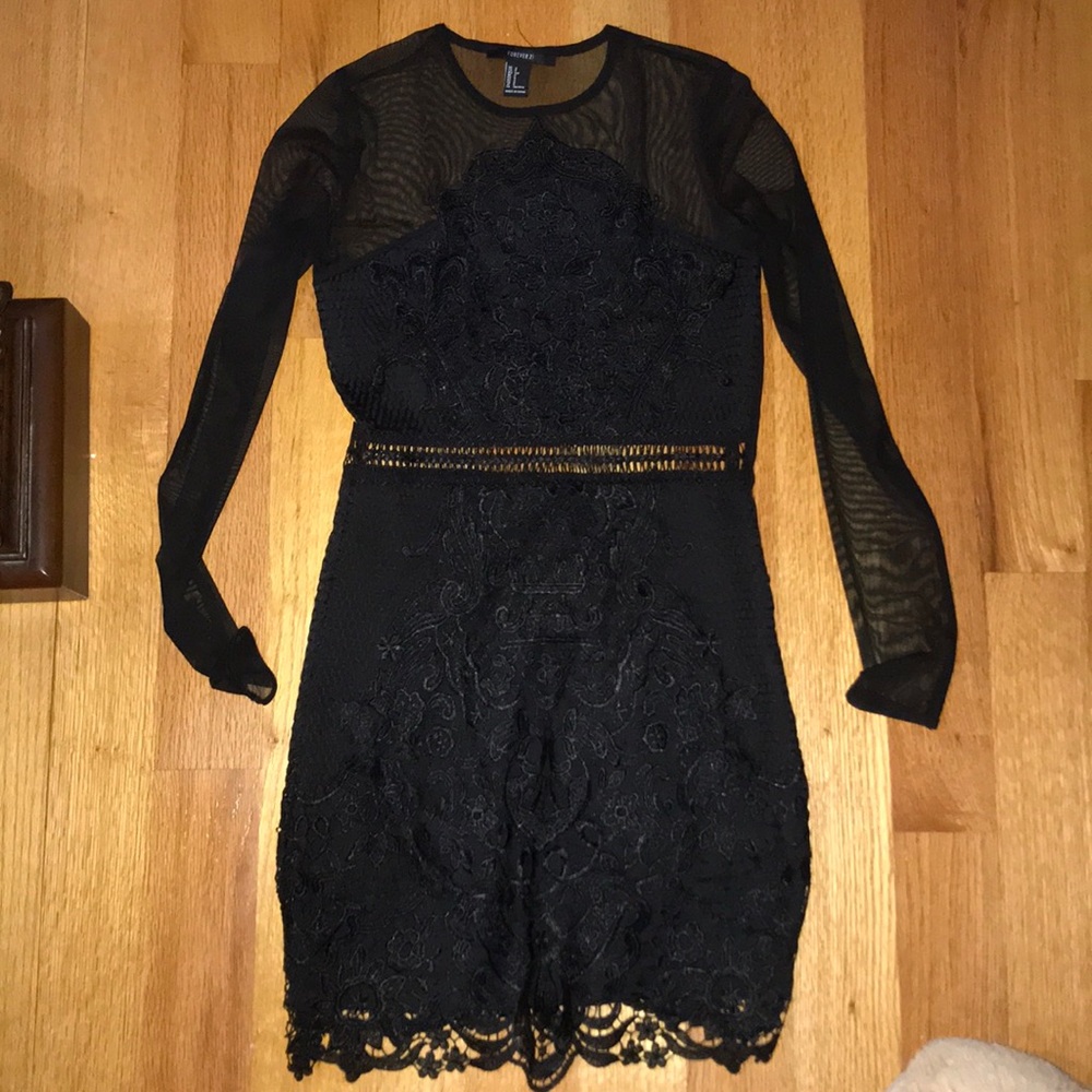 Black lace detailing body con dress mesh sleeves - Picture 1 of 2